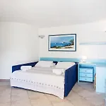 Casa Laura Al Mare Con Piscina Casa vacanze *
