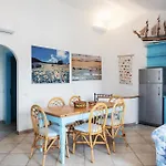 Casa Laura Al Mare Con Piscina Casa vacanze Olbia