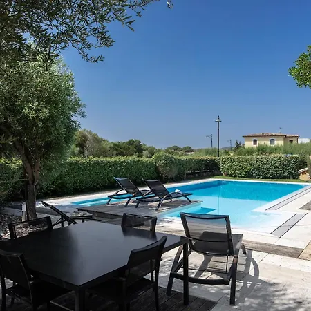 Casa Laura Al Mare Con Piscina * Olbia