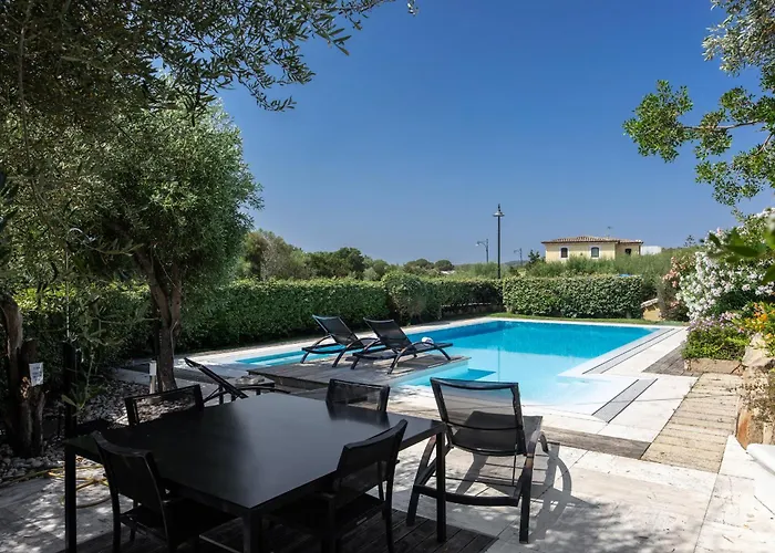 Casa Laura Al Mare Con Piscina * Olbia