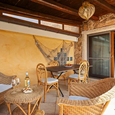 Casa Laura Al Mare Con Piscina 別荘 オルビア