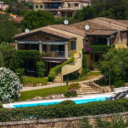 別荘 Casa Laura Al Mare Con Piscina オルビア
